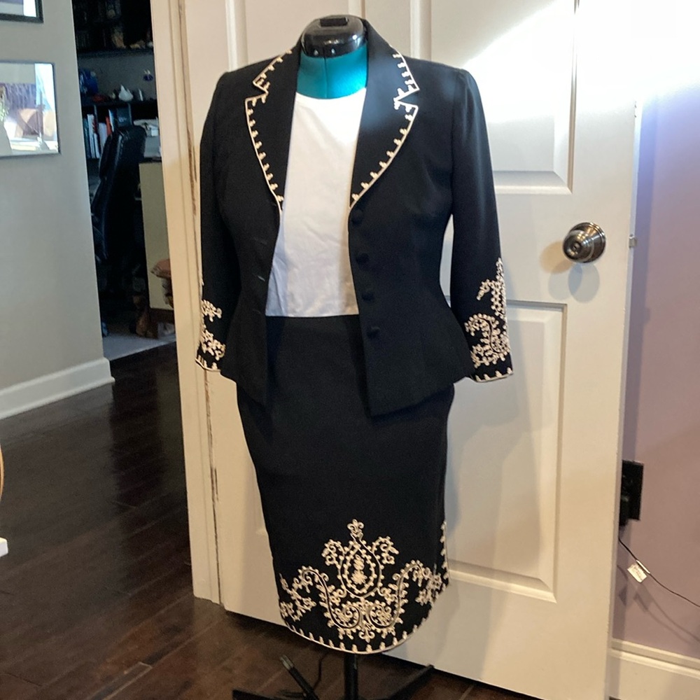 Maggy L Evening formal black suit with ivory embellishments, size 4